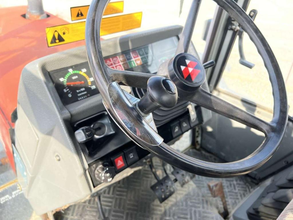 Massey Ferguson MF3655 4X4 Foto 7