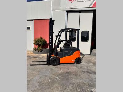 Toyota 8FBMF25 in vendita da Uniforklift Srl
