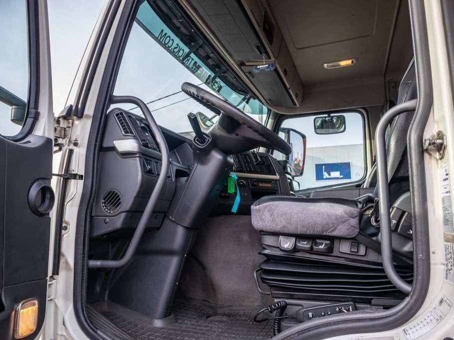 Volvo FM330-6x2-10 pneus/tires-intarder Foto 10