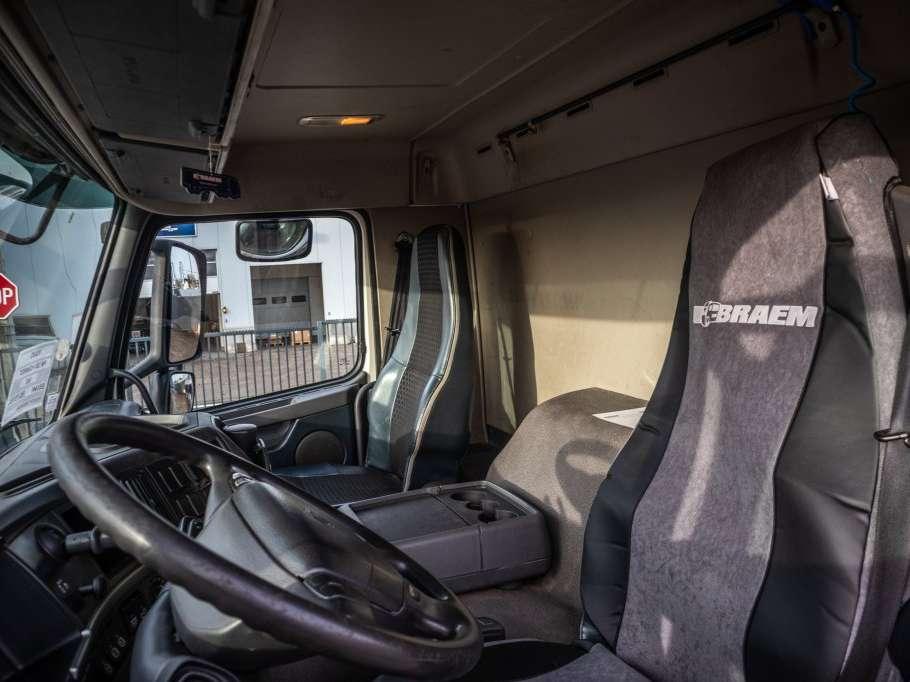Volvo FM330-6x2-10 pneus/tires-intarder Foto 11