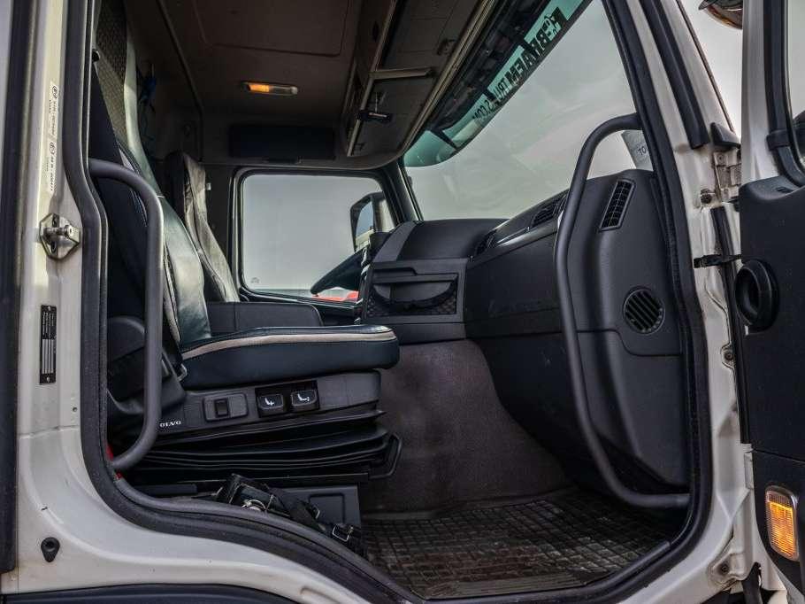Volvo FM330-6x2-10 pneus/tires-intarder Foto 13