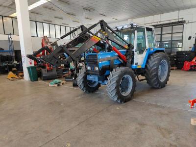 Landini 8880  CARICATORE E CABINA in vendita da Calabria Trattori Srl