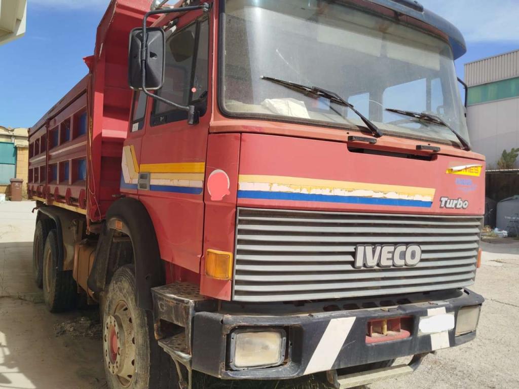 Iveco 330-36HT Foto 2