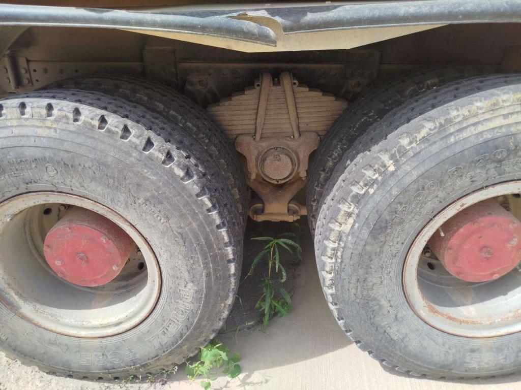 Iveco 330-36HT Foto 4