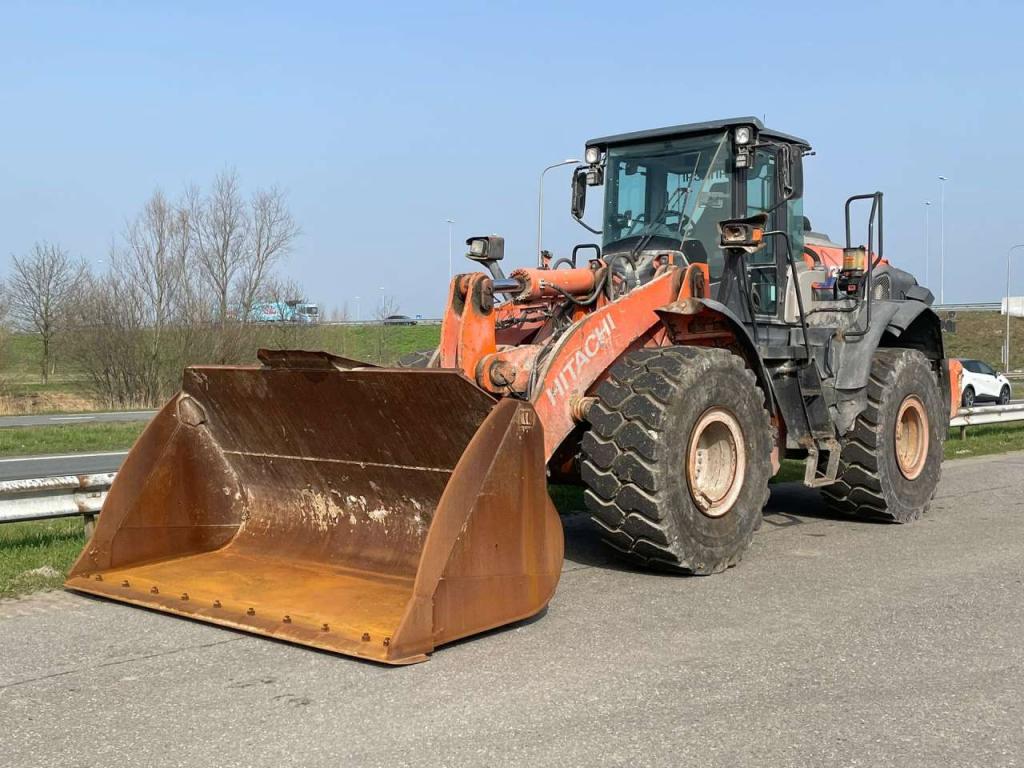 Hitachi ZW250-6 Foto 2