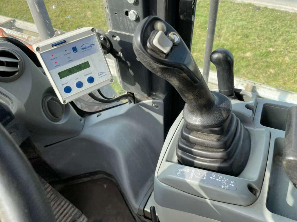 Hitachi ZW250-6 Foto 20