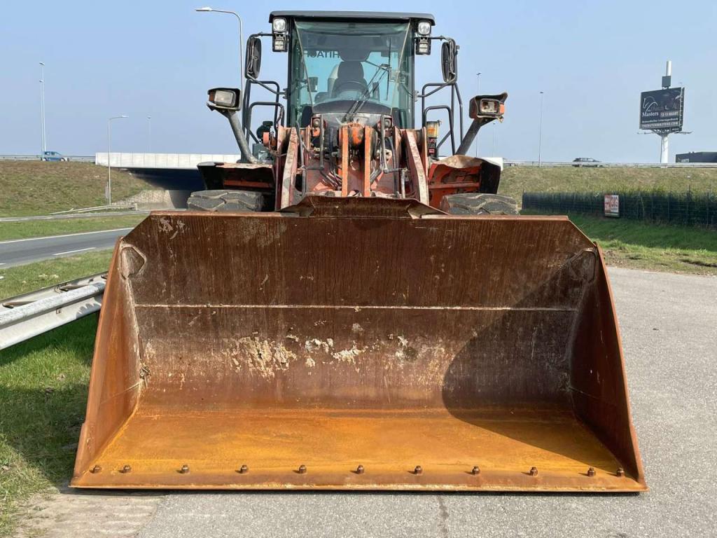 Hitachi ZW250-6 Foto 8