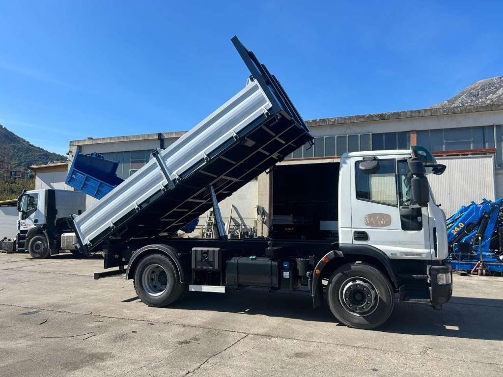 Iveco EUROCARGO 180E32 Foto 10