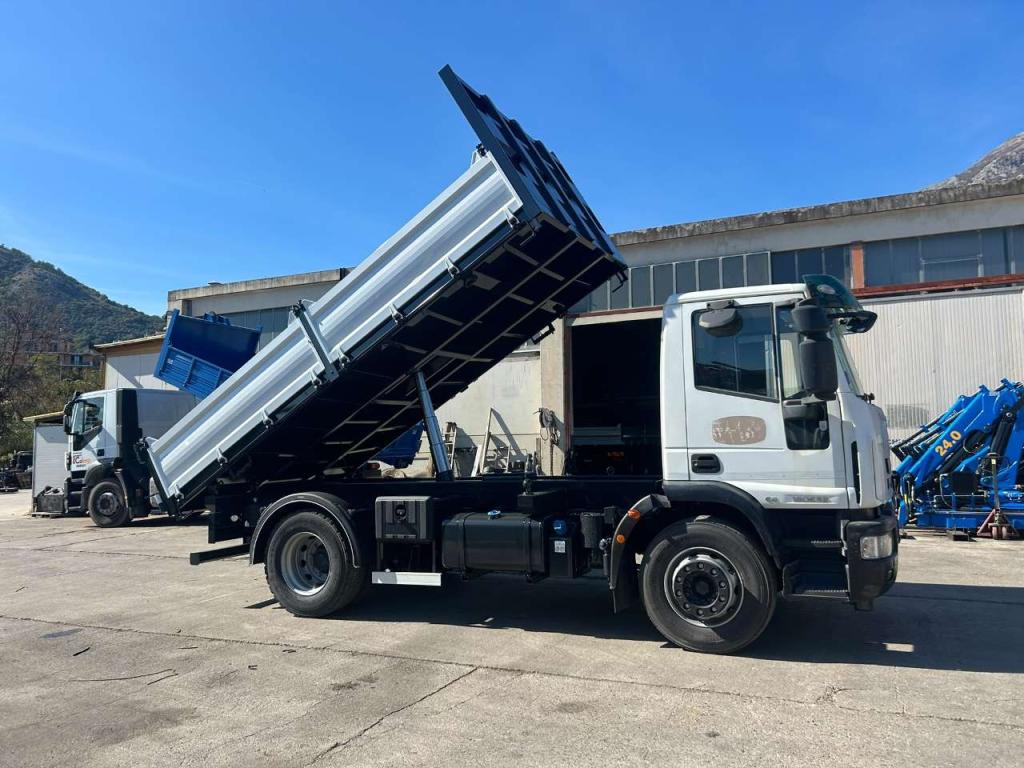 Iveco EUROCARGO 180E32 Foto 9
