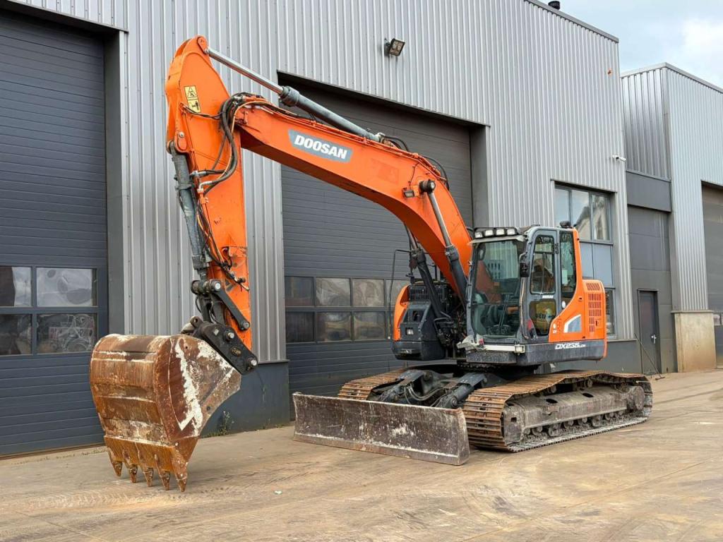 Doosan DX235LCR Foto 2