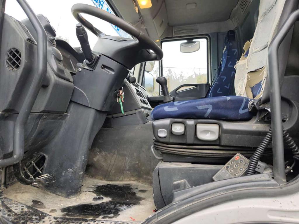 Iveco STRALIS 260S45 Foto 12