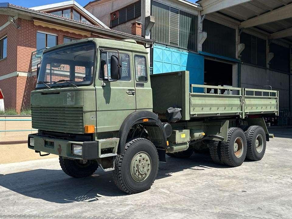 Iveco 260-35 6x6 Foto 1