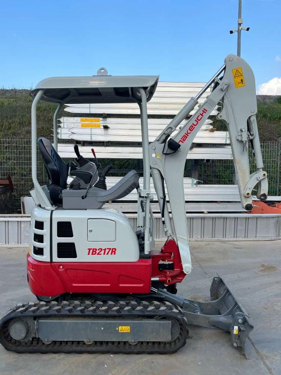 Takeuchi TB217R Foto 2