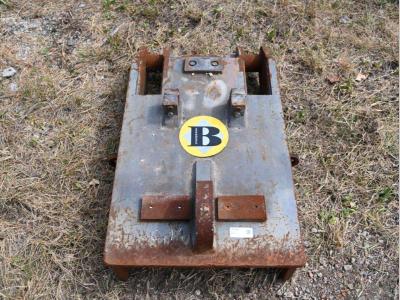S2 for 25-32 ton excavators Attachment plate in vendita da Balavto