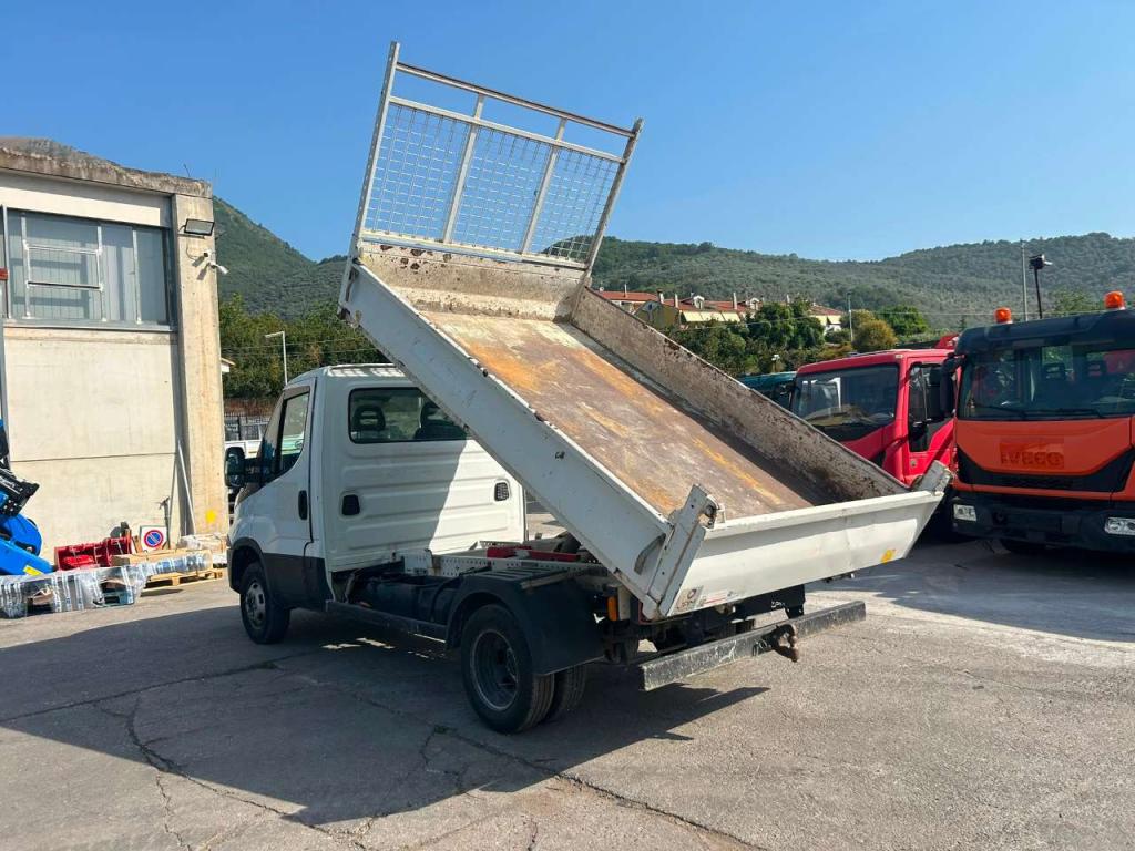 Iveco DAILY 35-110 Foto 16