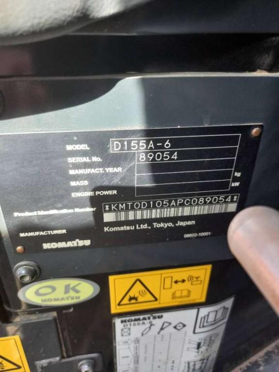 Komatsu D155A-6R (4pcs available for sale in Abu Dhabi) Foto 18