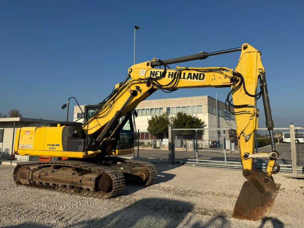 New Holland E245C Foto 2