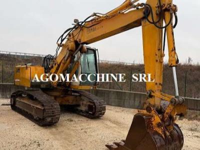 Liebherr R900 in vendita da Agomacchine Srl