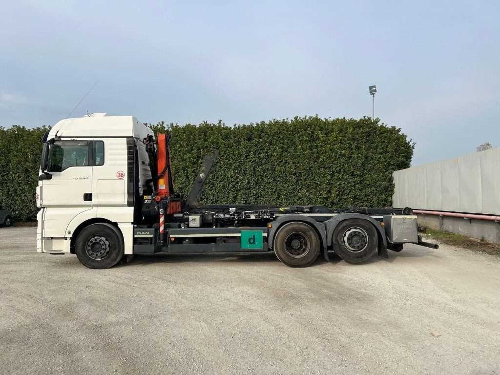 Man TGX 26.480 SCARRABILE CON GRU DIETRO CABINA Foto 3