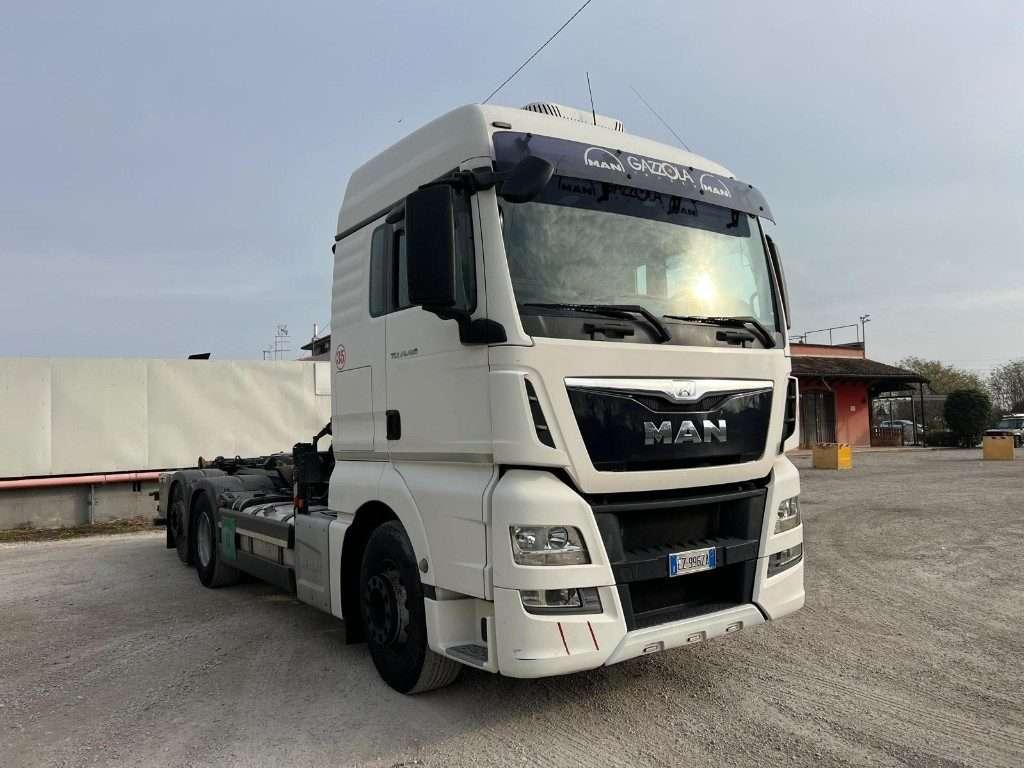 Man TGX 26.480 SCARRABILE CON GRU DIETRO CABINA Foto 7