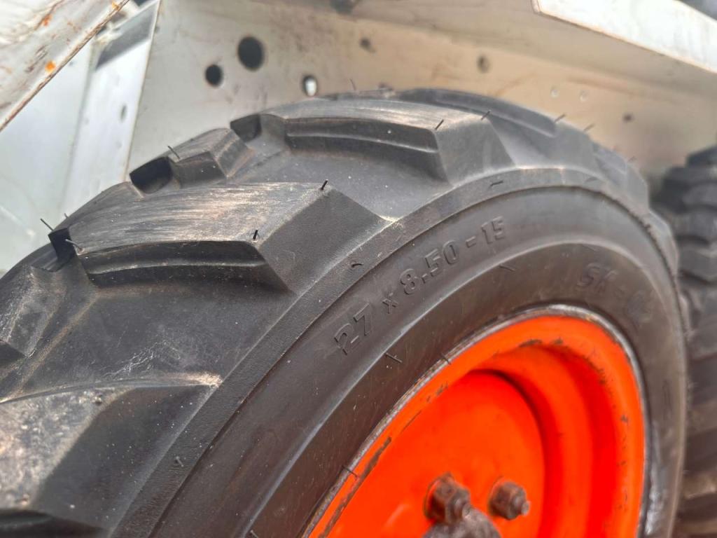SKID STEER 27x8.50-15 Foto 3