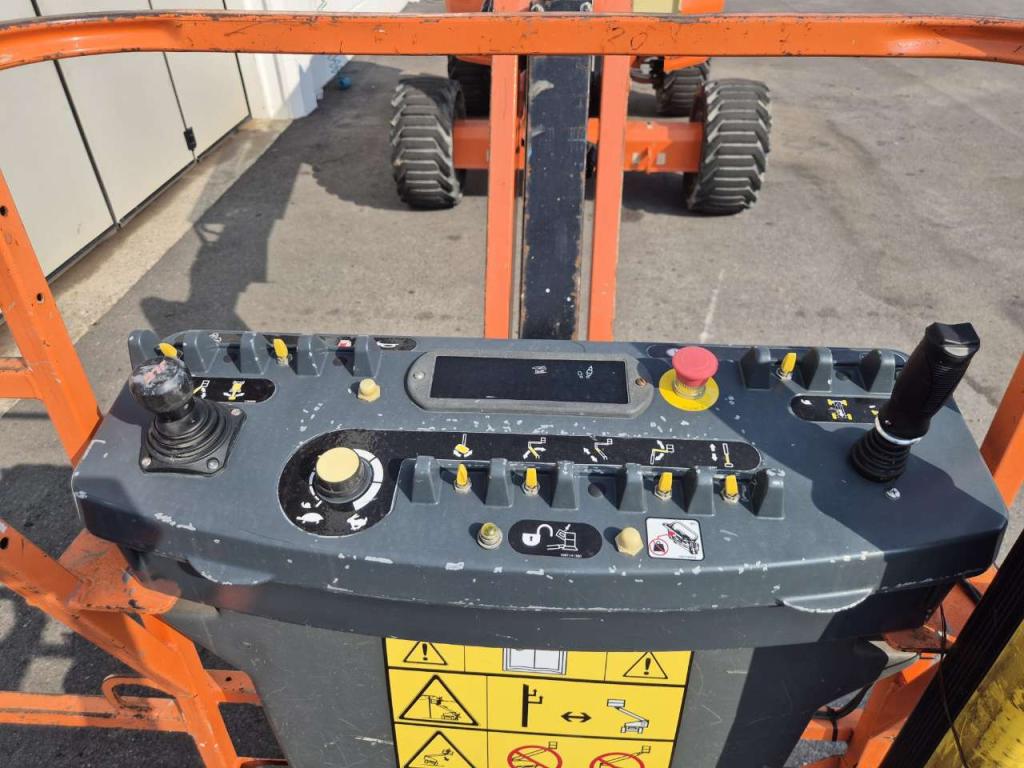 JLG 520 AJ Foto 2