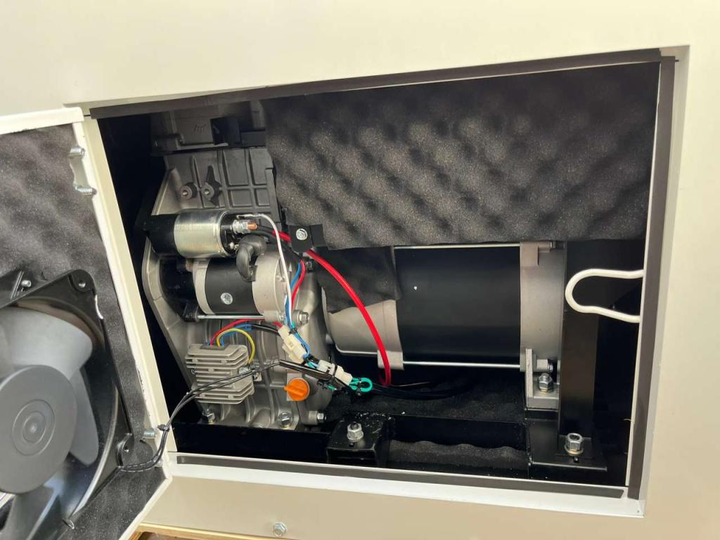 Giga Power PLD12000SE 10 kVA silent generator Foto 12