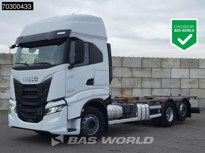 Iveco S-Way 510 6X2 Retarder Full Air Lift Axle BDF Euro 6 in vendita da BAS World B.V.