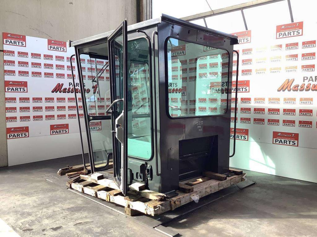Cabina per New Holland F156-106 Foto 1