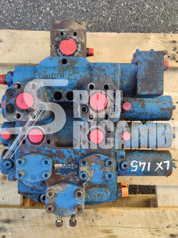 Distributore idraulico per Hitachi LX 145 Foto 3