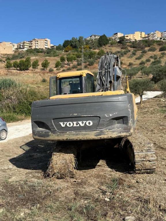 Volvo EC235CNL Foto 1