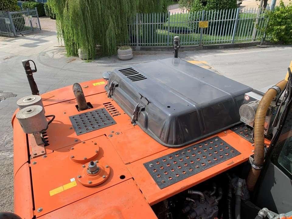 Hitachi ZX280LCN-3 Foto 17