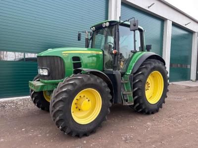 John Deere 7430 PowerQuad - Good tyres in vendita da JN Machines BV