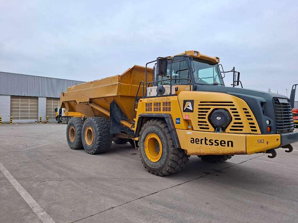 Komatsu HM 300-3 Foto 3