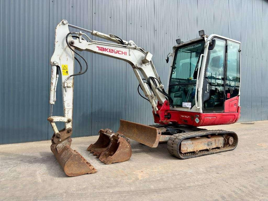 Takeuchi TB230 Foto 1
