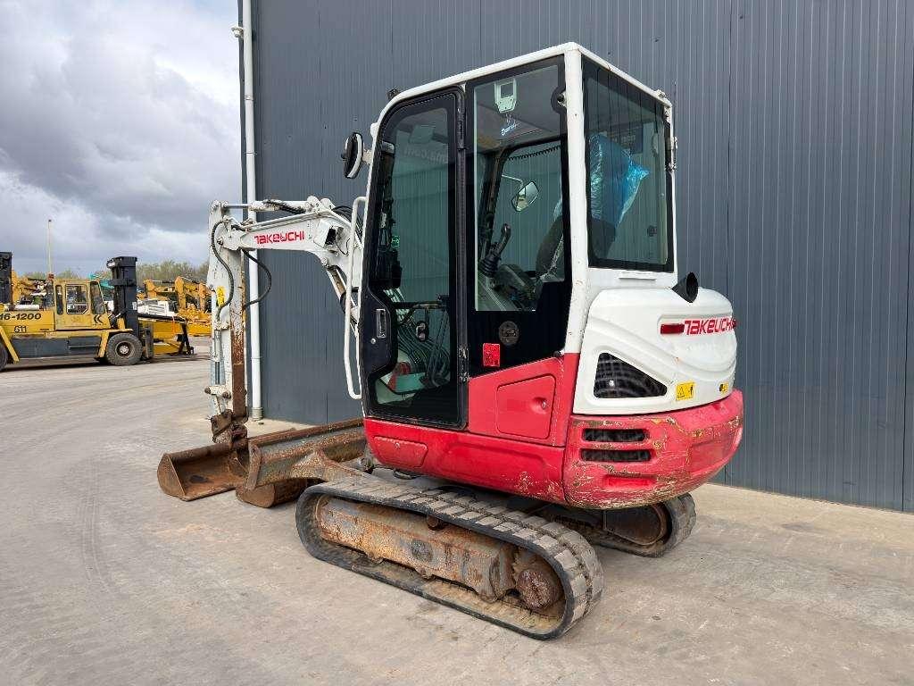 Takeuchi TB230 Foto 3