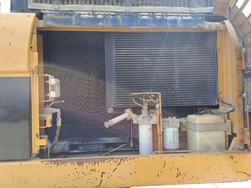 Caterpillar 330DL UHD Foto 17