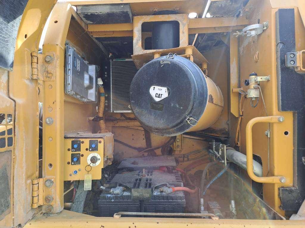 Caterpillar 330DL UHD Foto 18