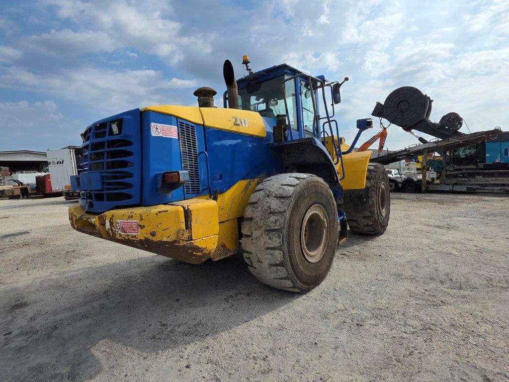 Hitachi ZW310 Foto 4