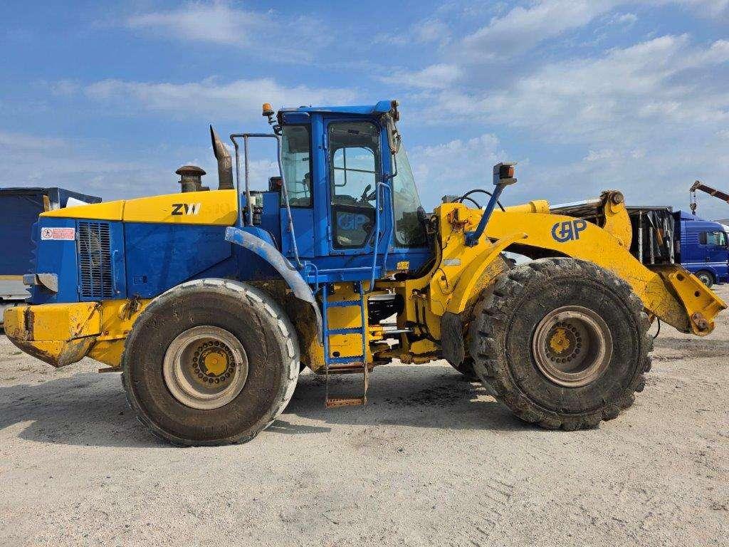 Hitachi ZW310 Foto 5