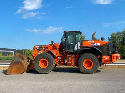 Hitachi ZW310-6