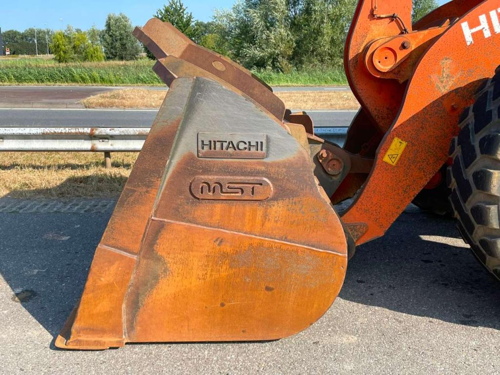 Hitachi ZW310-6 Foto 10