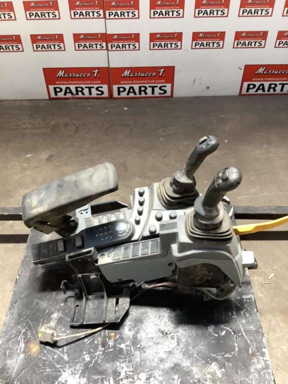 Manipolatore per Hitachi ZX135 US -7 Foto 3