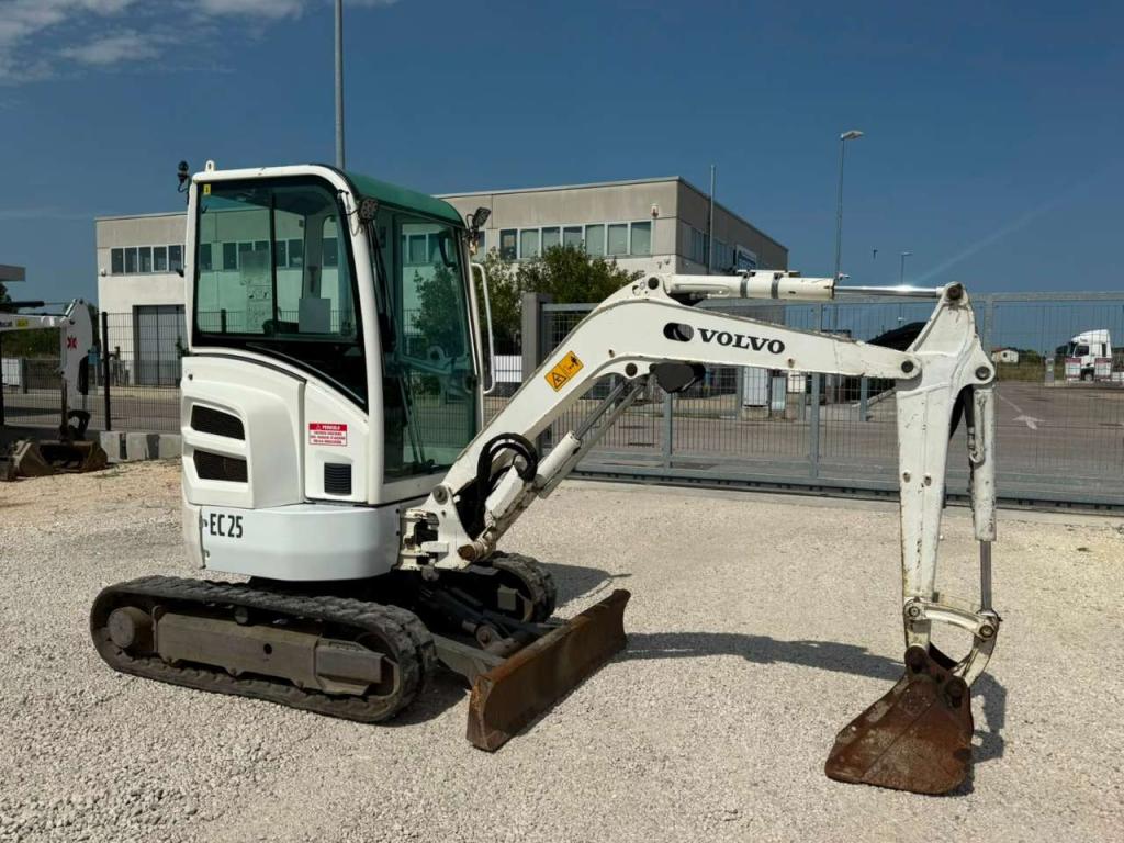 Volvo ECR25D Foto 2