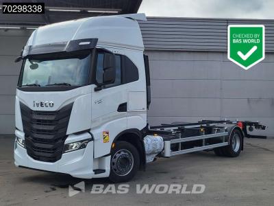 Iveco S-Way 460 4X2 NEW !! BDF Automatic Full air ACC Led Euro 6 in vendita da BAS World B.V.