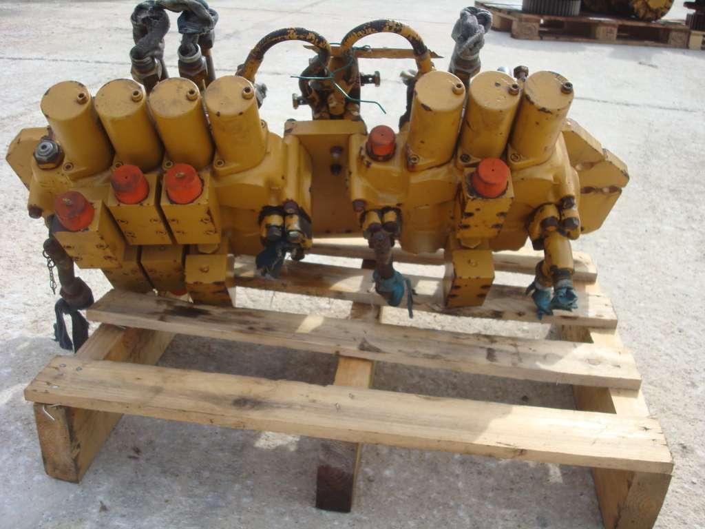 Distributore idraulico per Fiat Allis FE18 Foto 1
