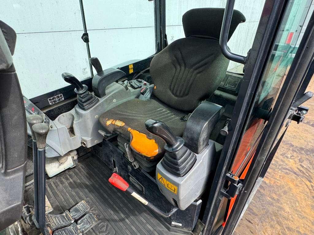 Kubota KX027-4 - Hammer Lines / Quick Coupler Foto 8