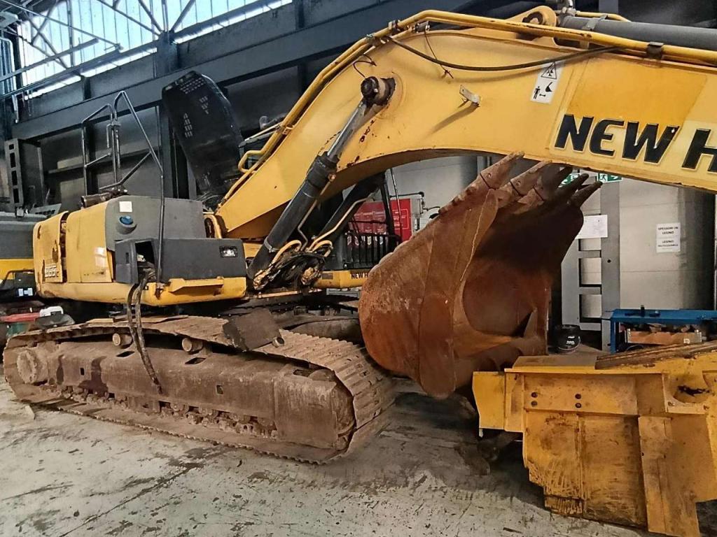 New Holland E265 Foto 3
