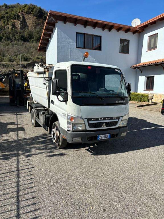 Mitsubishi FUSO FE 74 Foto 2