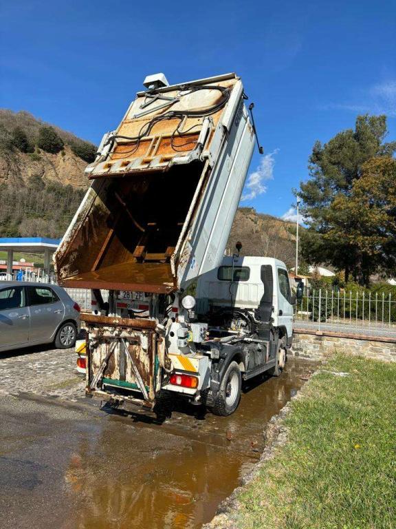 Mitsubishi FUSO FE 74 Foto 4